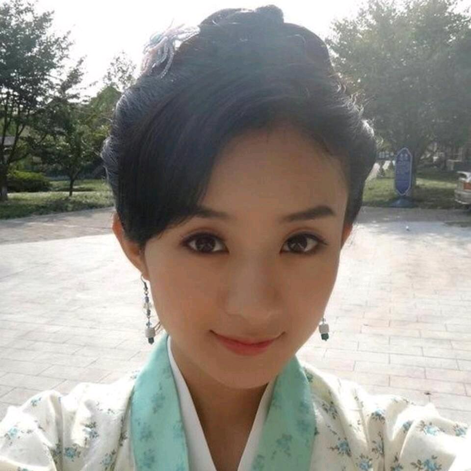 花山院诗诗服饰专卖店