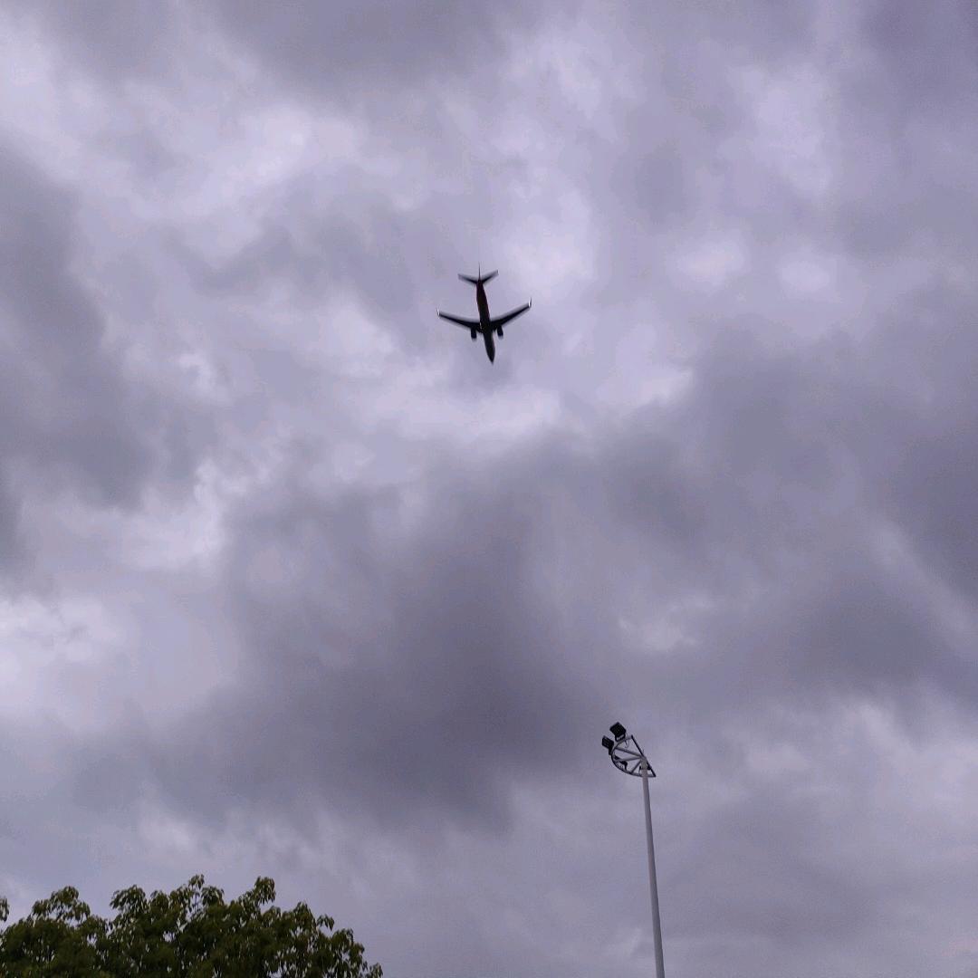 (ง •̀_•́)ง