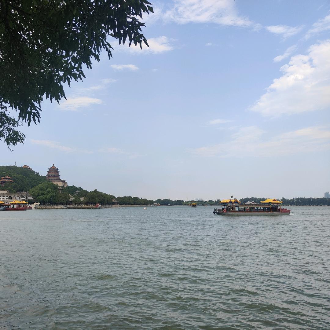 邛海泸山烤乳猪