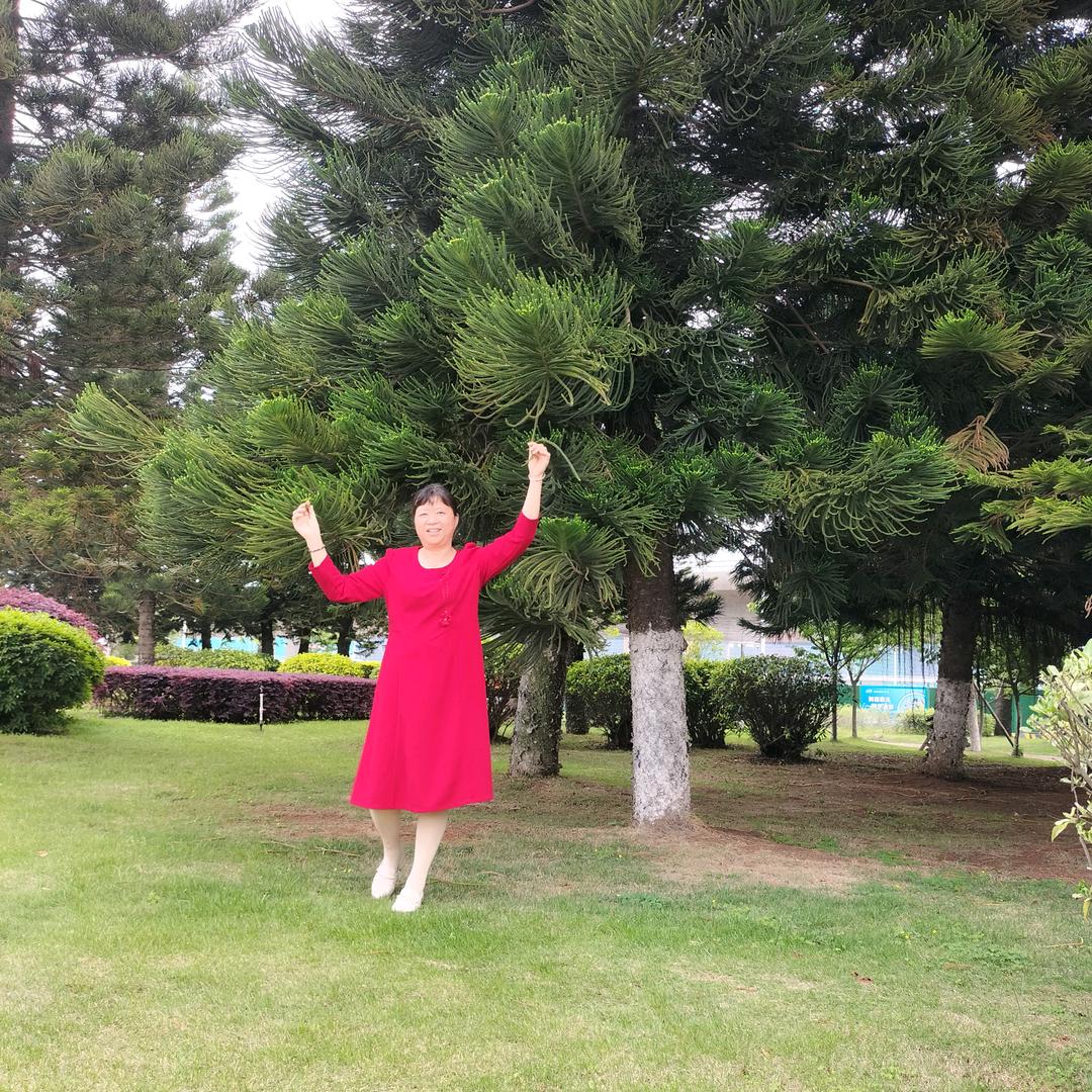 雨后的彩虹川妹