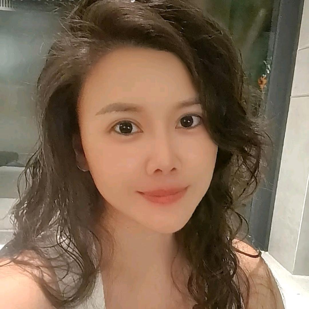 润记面馆老板娘
