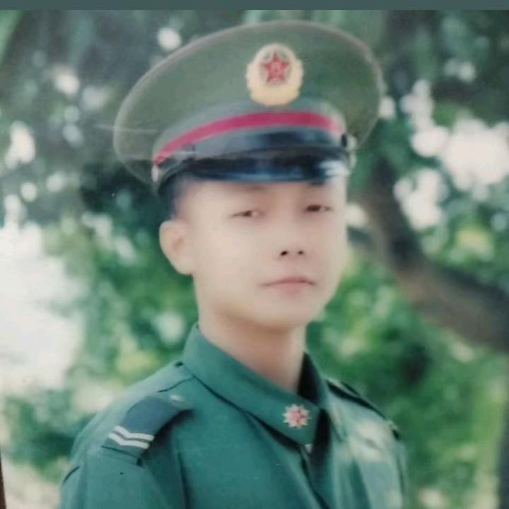 谭亮红