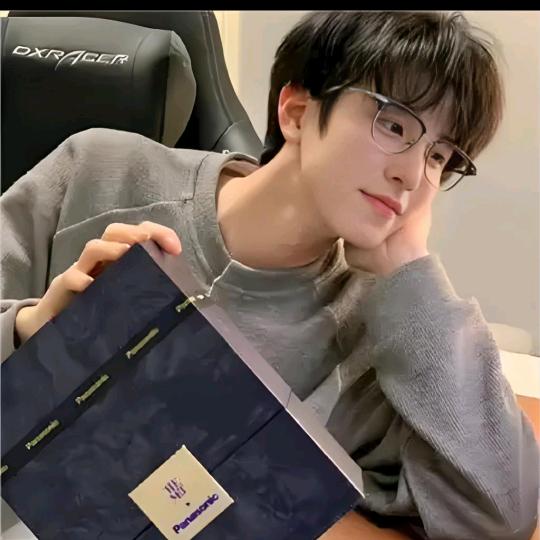 𝐁𝐔𝐅𝐅狄狄