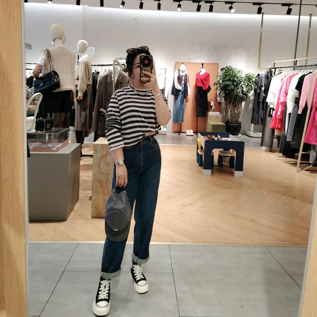 叶小姐（潮男萌娃男装童装）