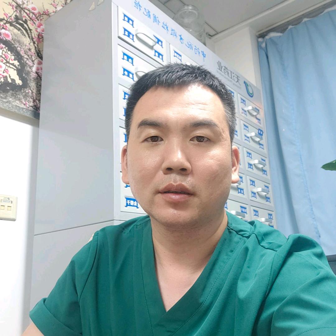 专踹瘸子那条好腿