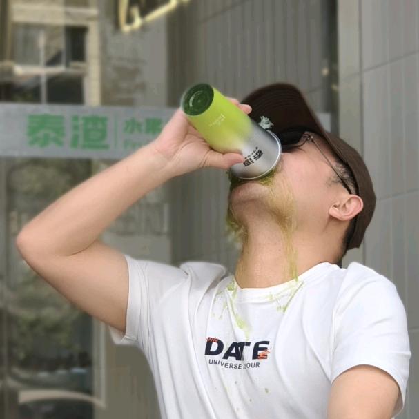 渴能饮品服务张钊