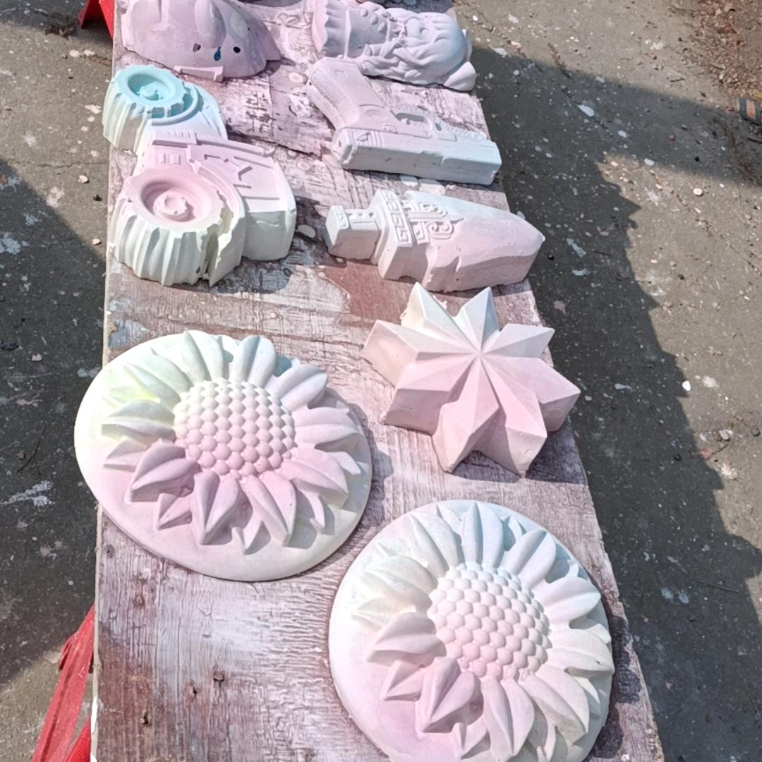 考古挖宝，石膏娃娃