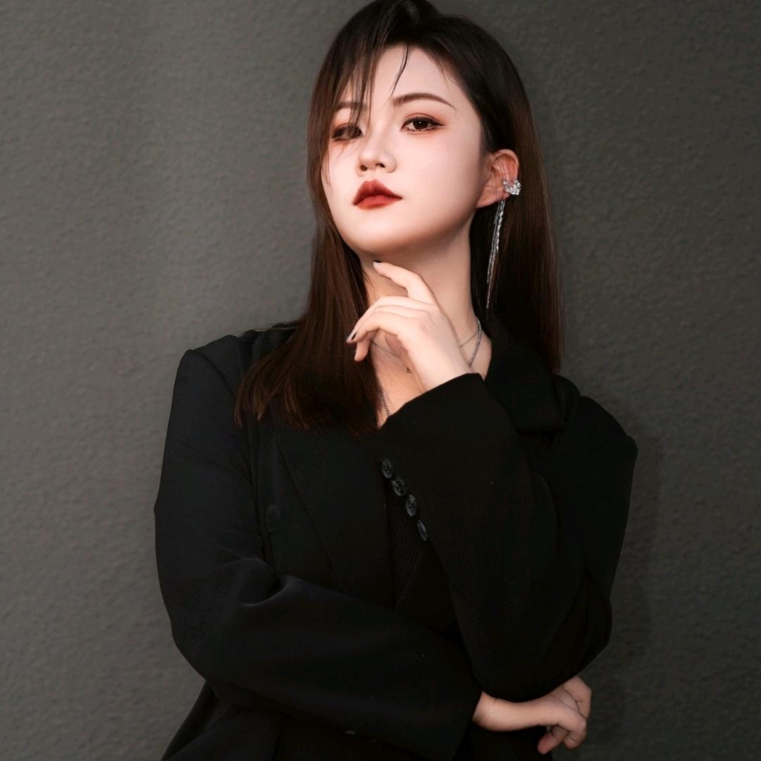 小乐汉服馆卡卡