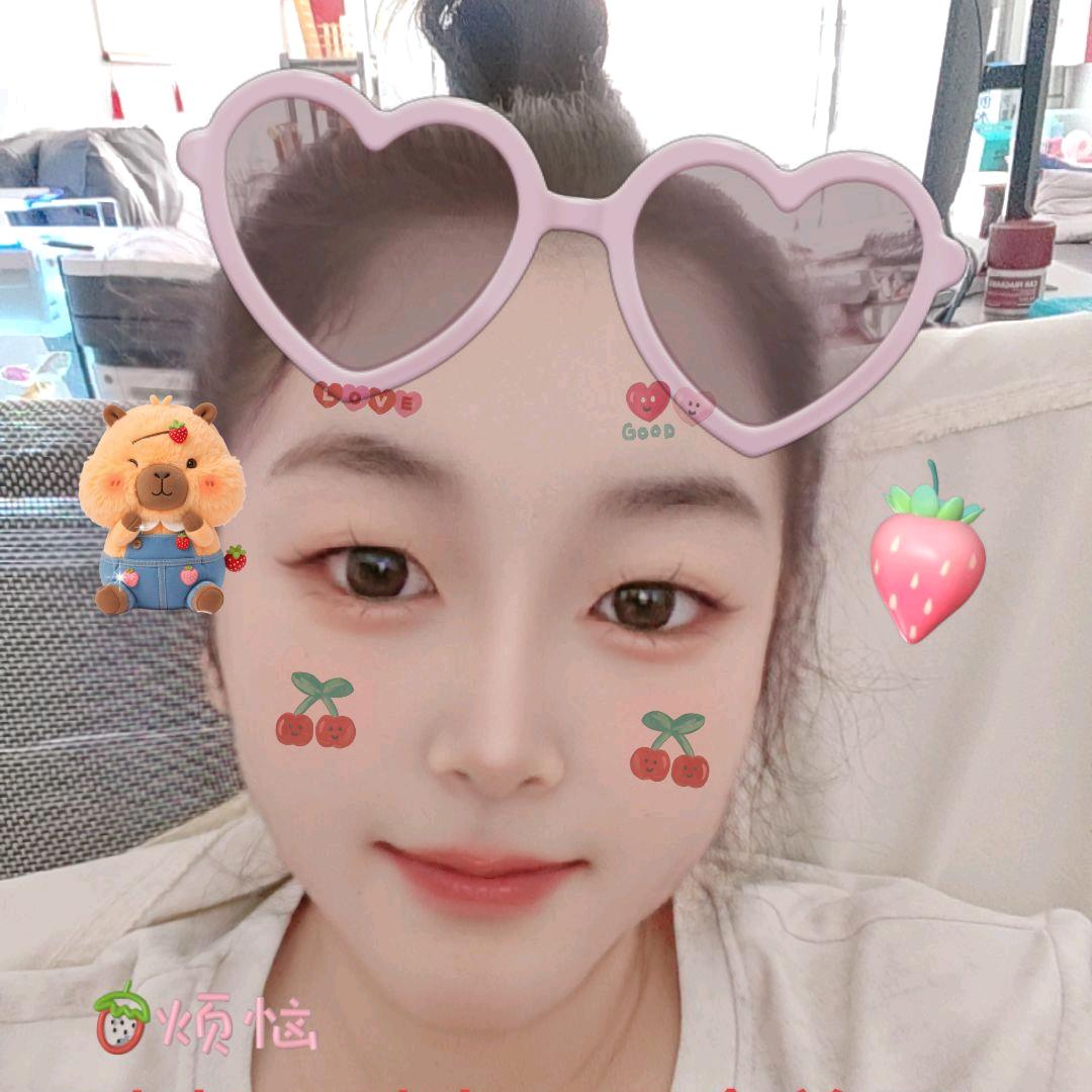 卖玻璃钢的小姐姐