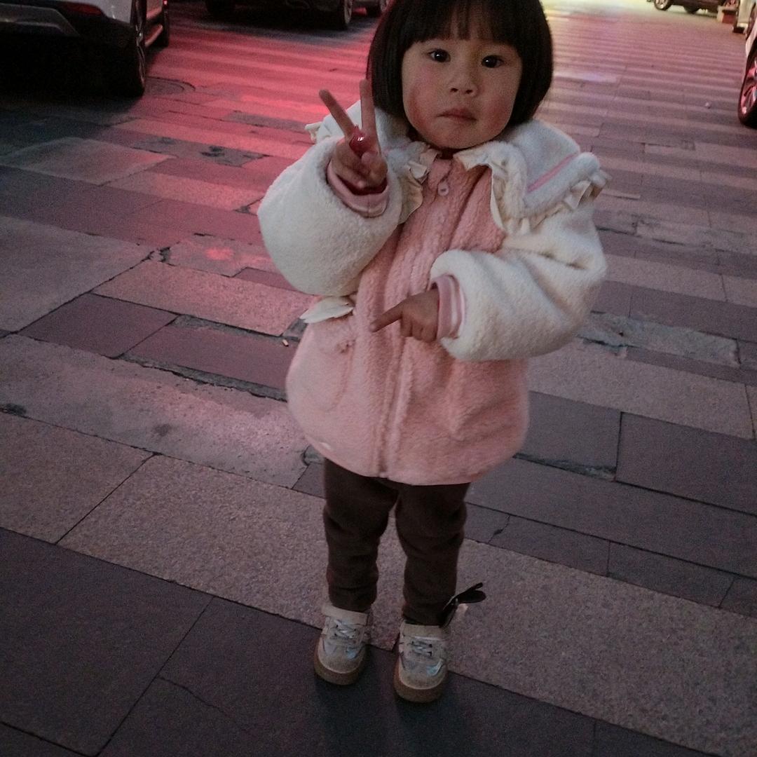 可爱雯雯