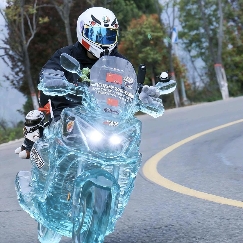 骑🛵🏍️的小逸🇨🇳