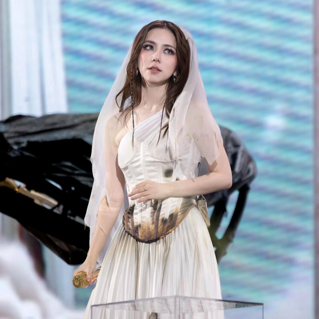 G.E.M.筱晴