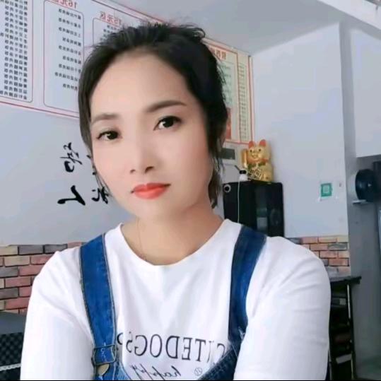 杨五个孩子的妈妈，五福。相由心生
