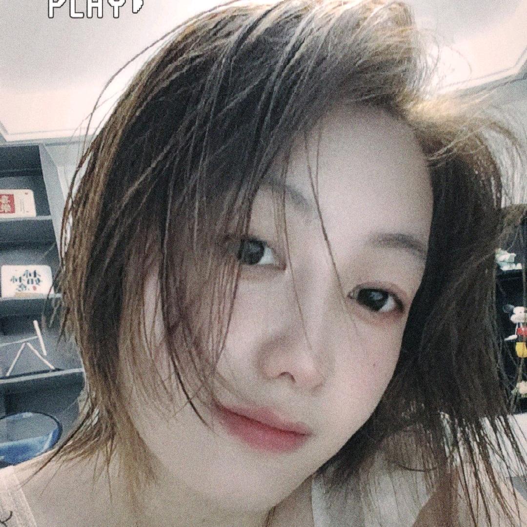 月月吖