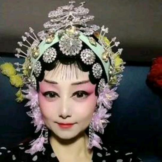 心霞～开开心心的唱戏