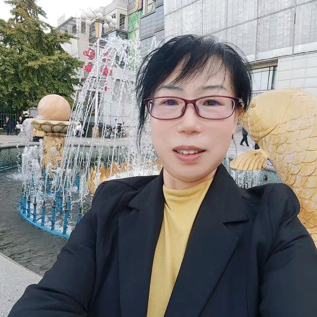 芳姐（娱乐十知识十带货）晚上9：50