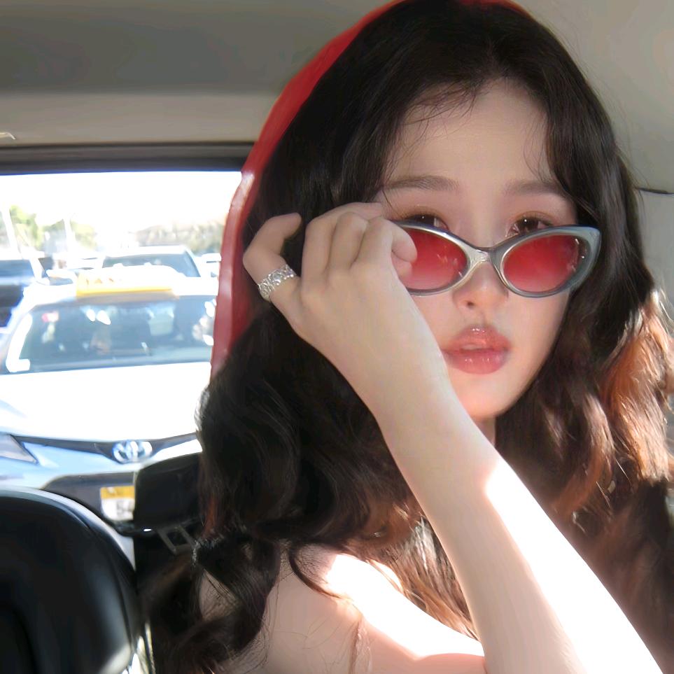 奥特曼爱吃小怪兽