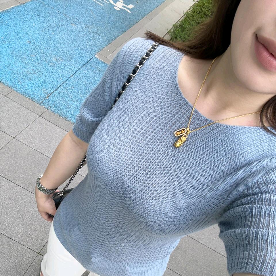 罗女士
