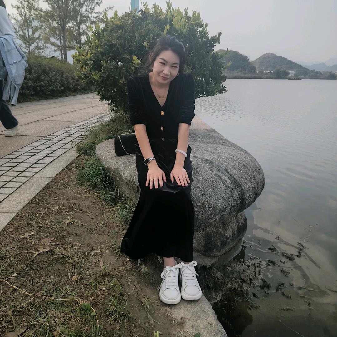 丽丽(●—●)