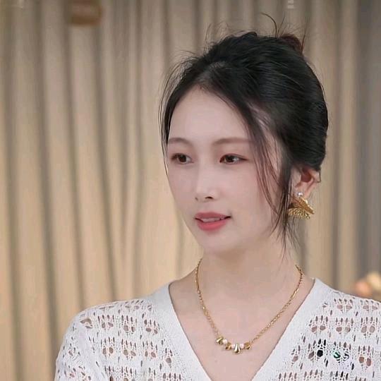 万络媞女装