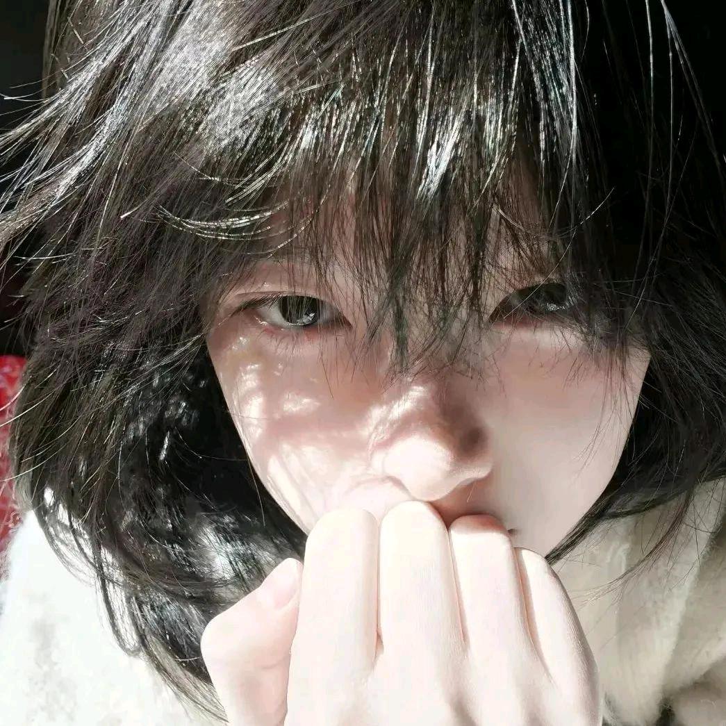 小猫爱喝白开水