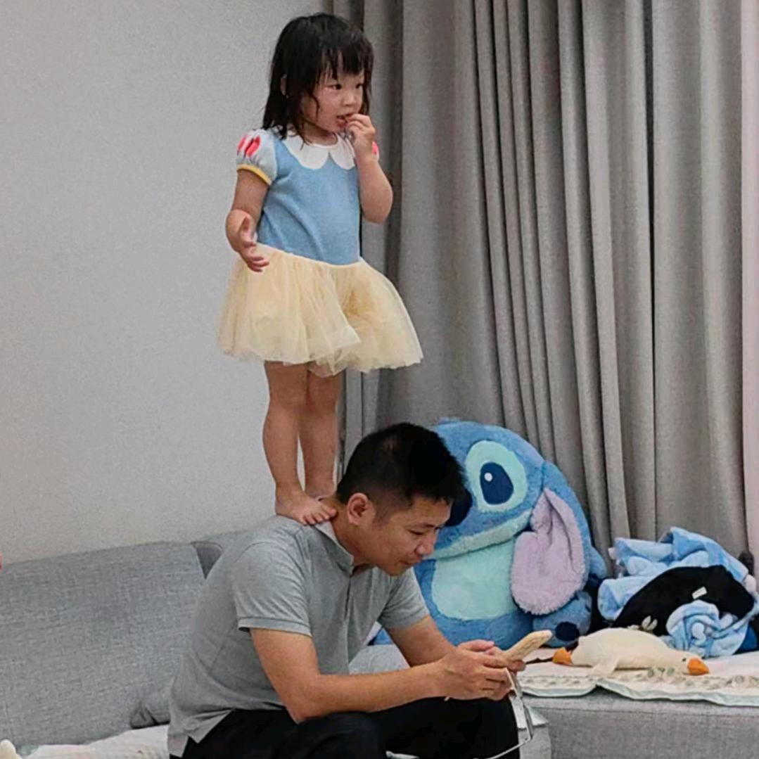 软萌女儿与呆萌爸爸