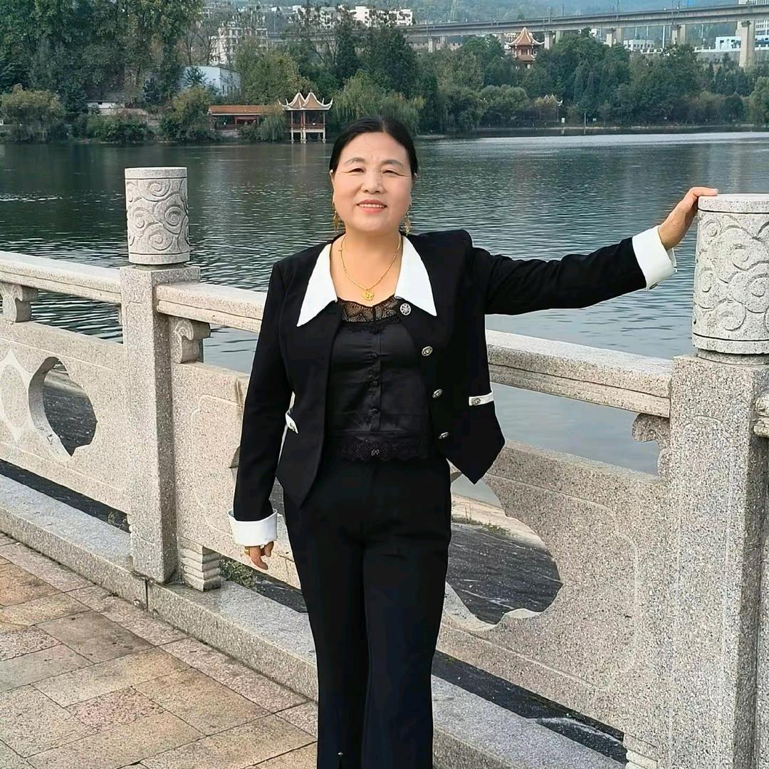 蛇来运转本命年顺风顺水财源广进