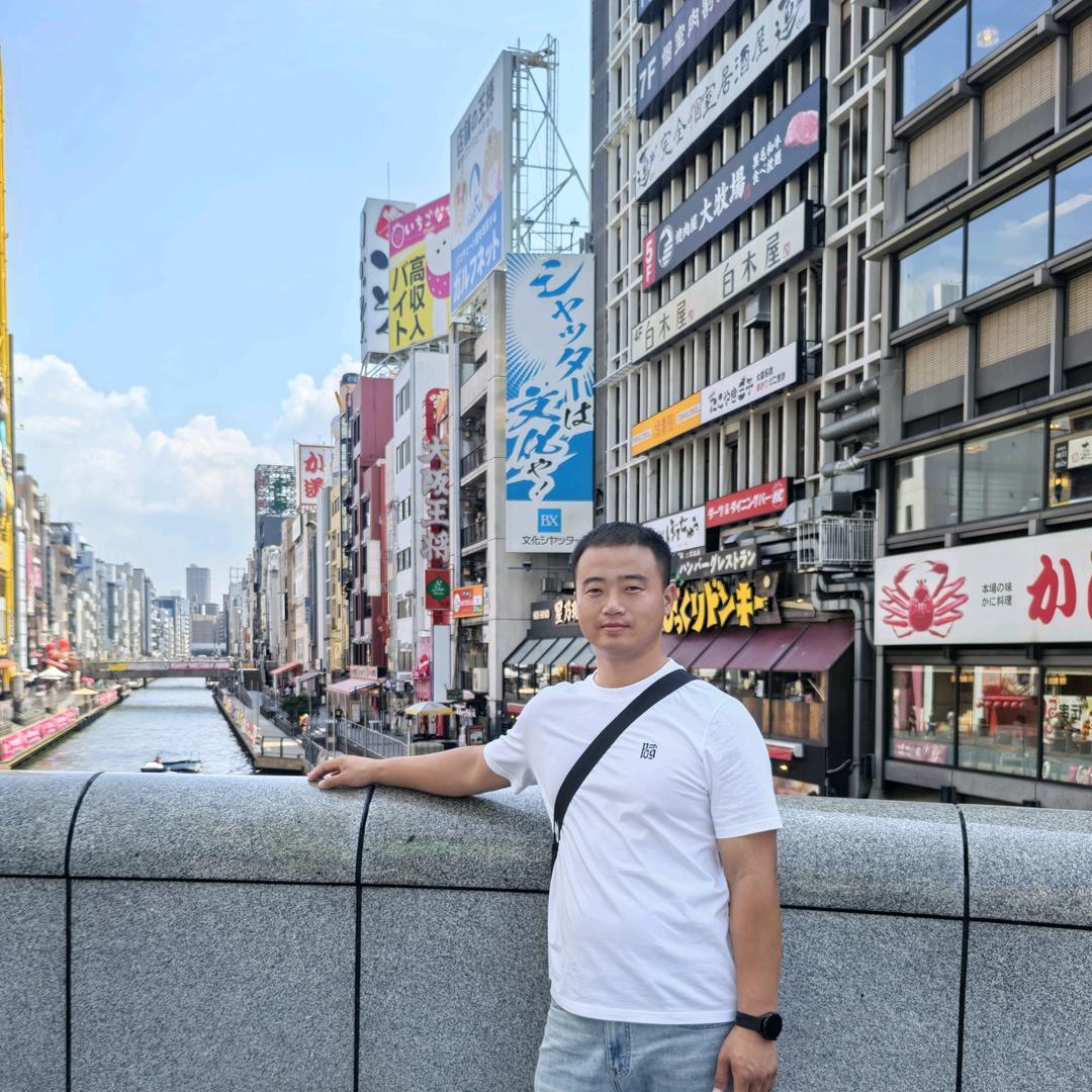 隔壁的老闫