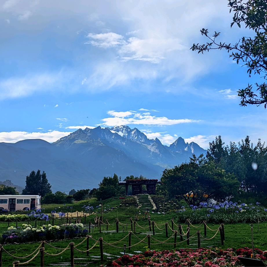 约山夏·咖啡旅拍官方号