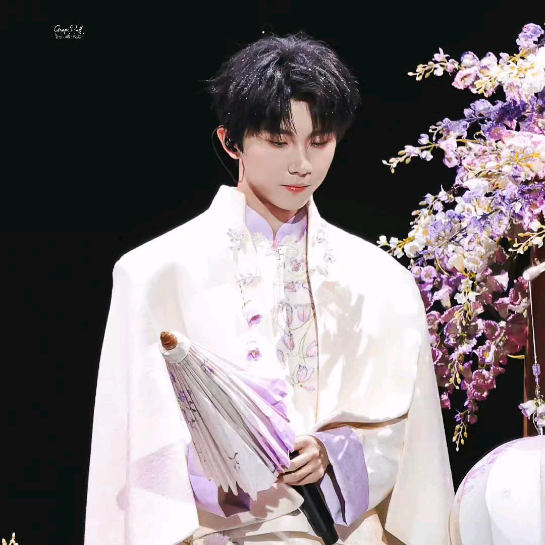 ᨦ 元祺轩轩 ദ[开学中]