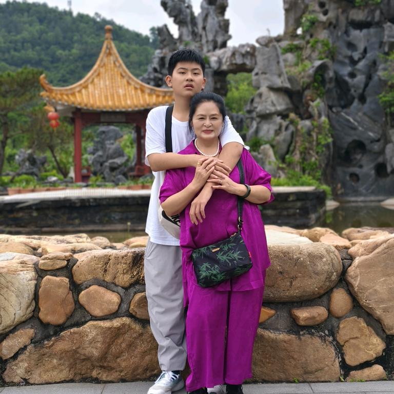 传奇奶奶星星娃