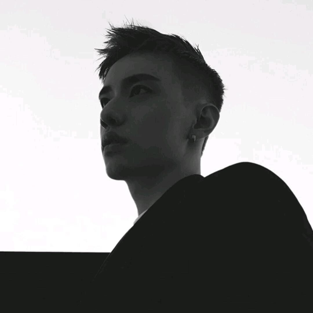 苏航.