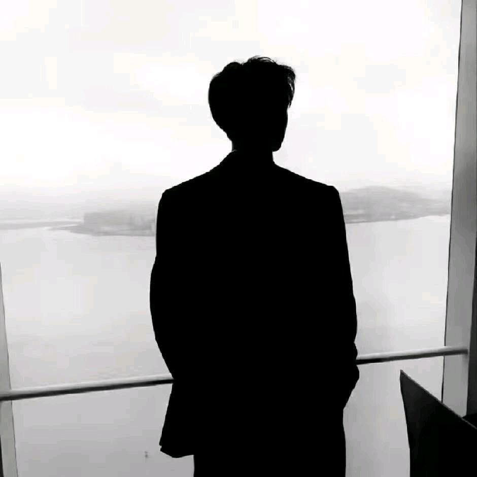✎.小周