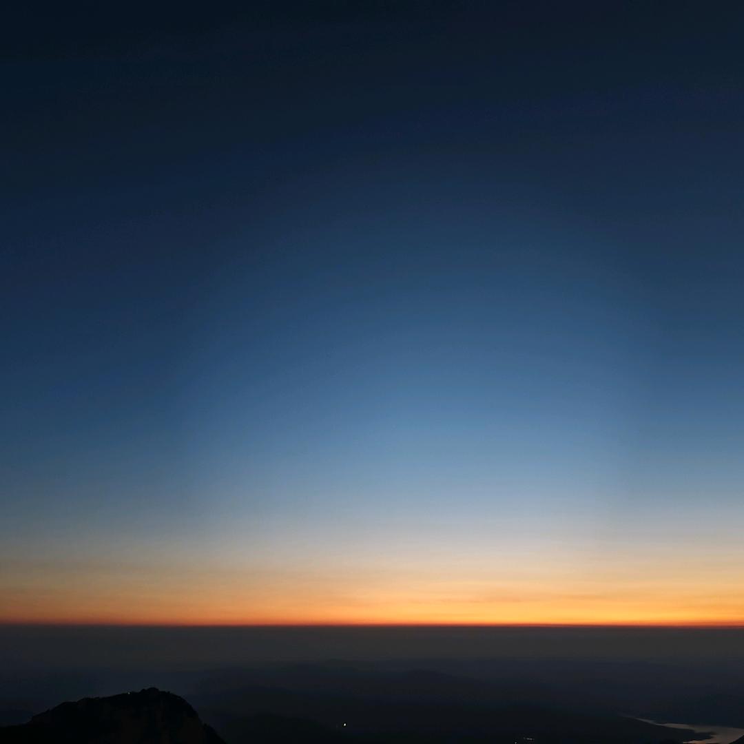 山川不过尔尔奇批