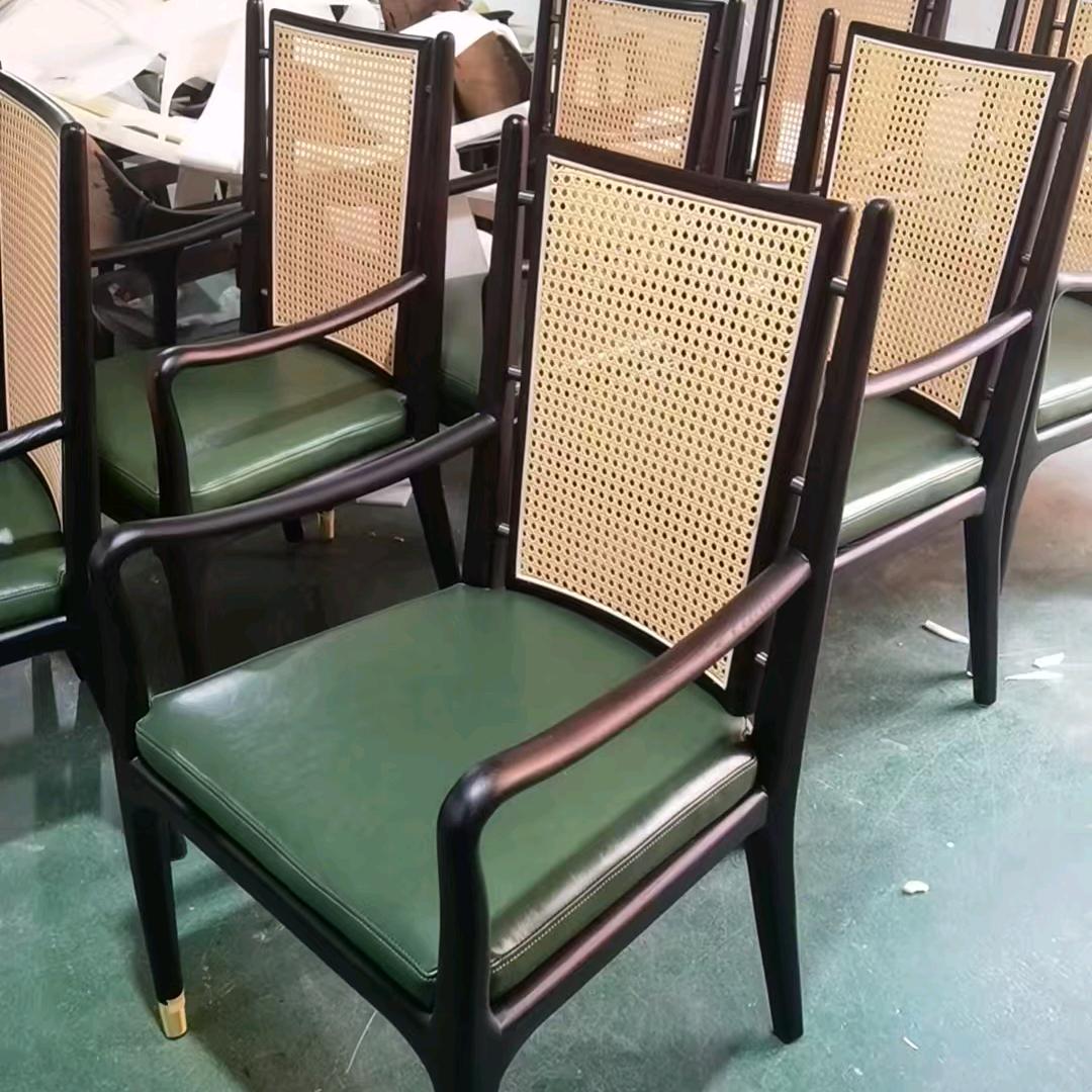 酒店餐桌椅