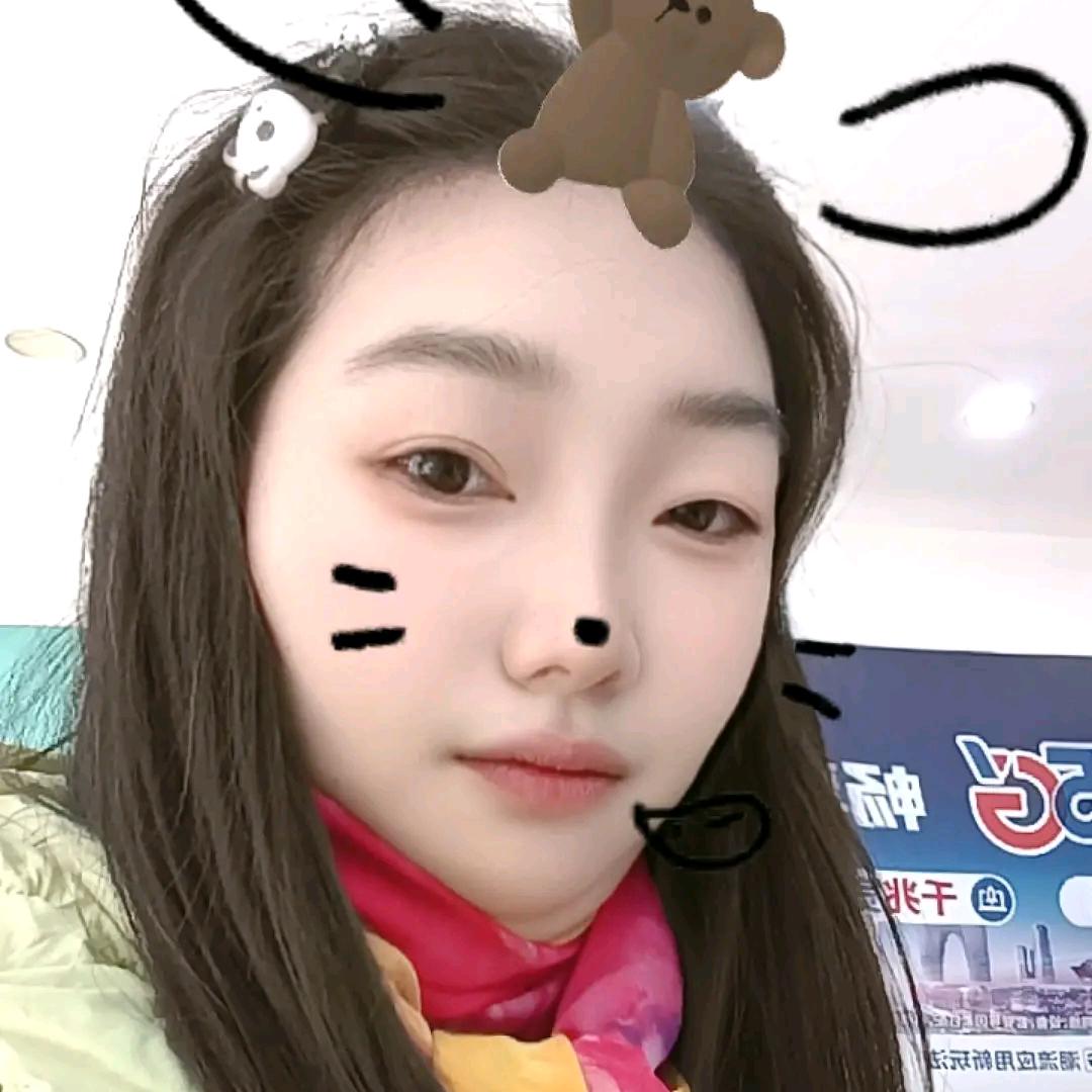 (●♡∀♡)丑丫头♥╣[-_-]