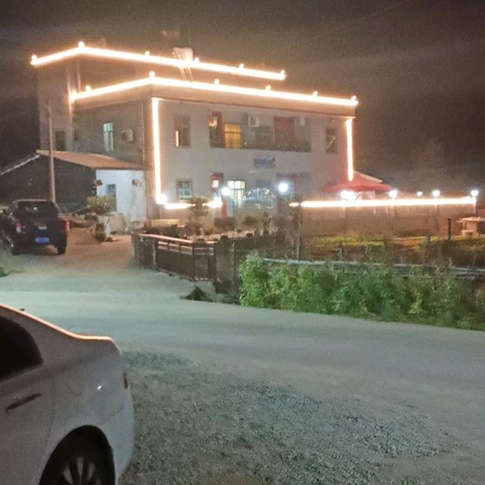 豪华门窗，五金灯饰，陶瓷窗帘等等……
