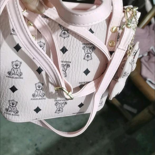 小女人的霸气。