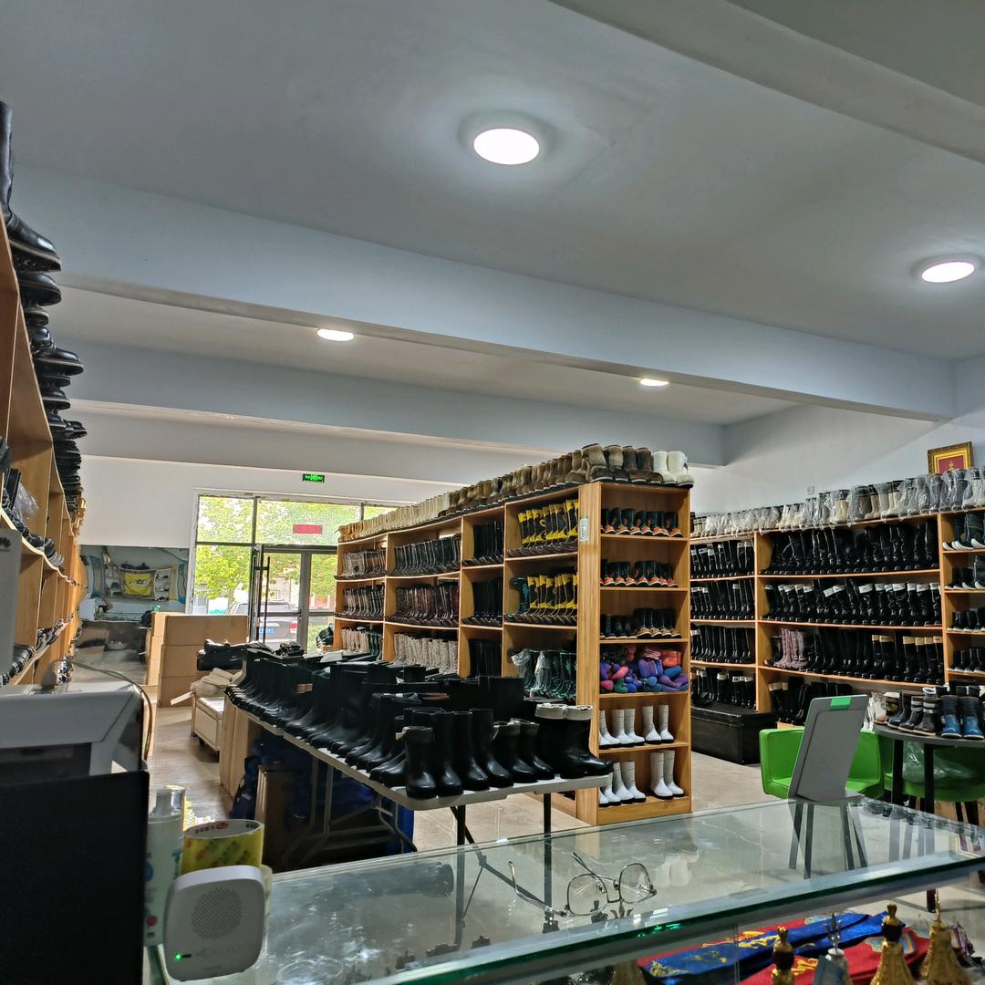 苏尼特右旗蒙靴子百货店