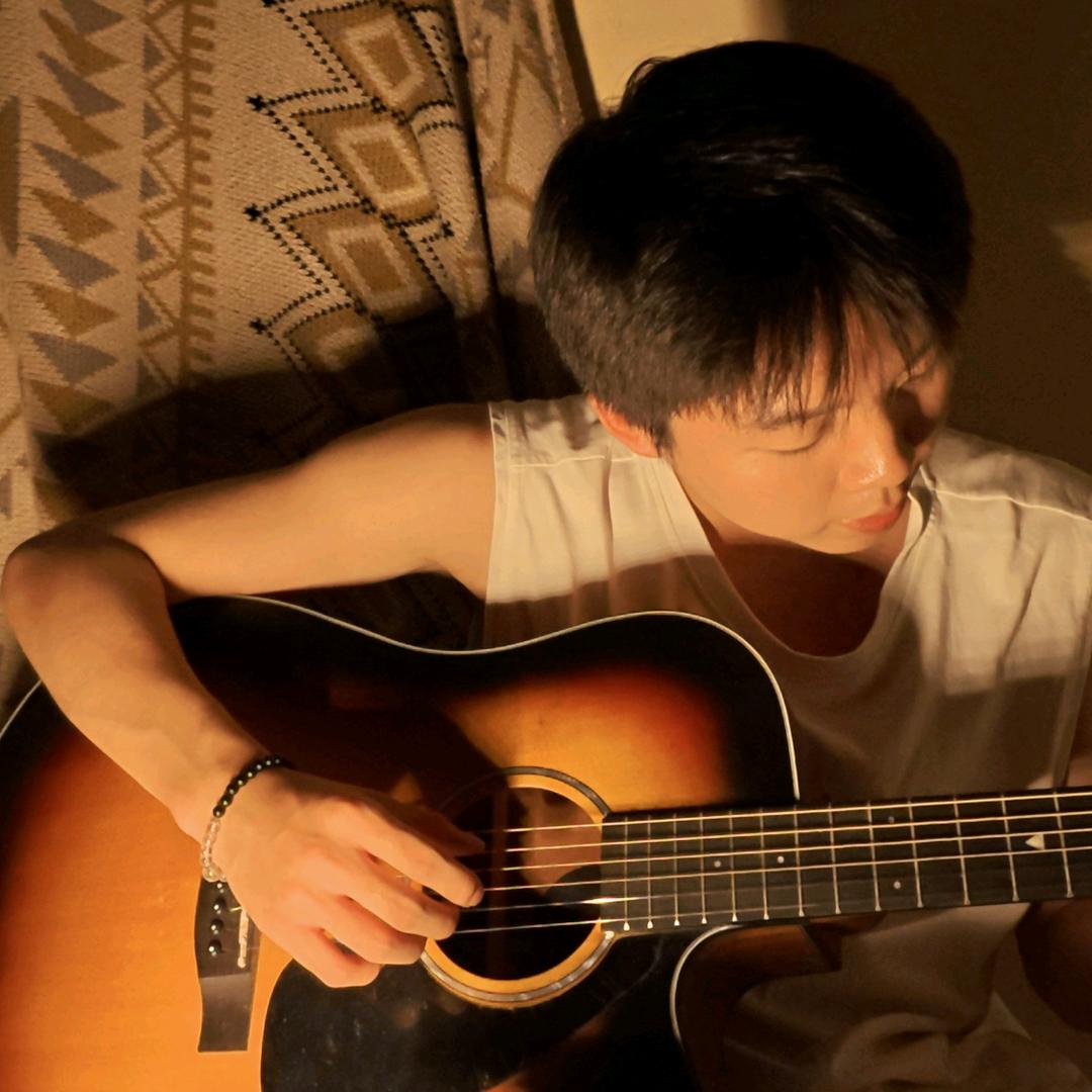 躲在角落看世界