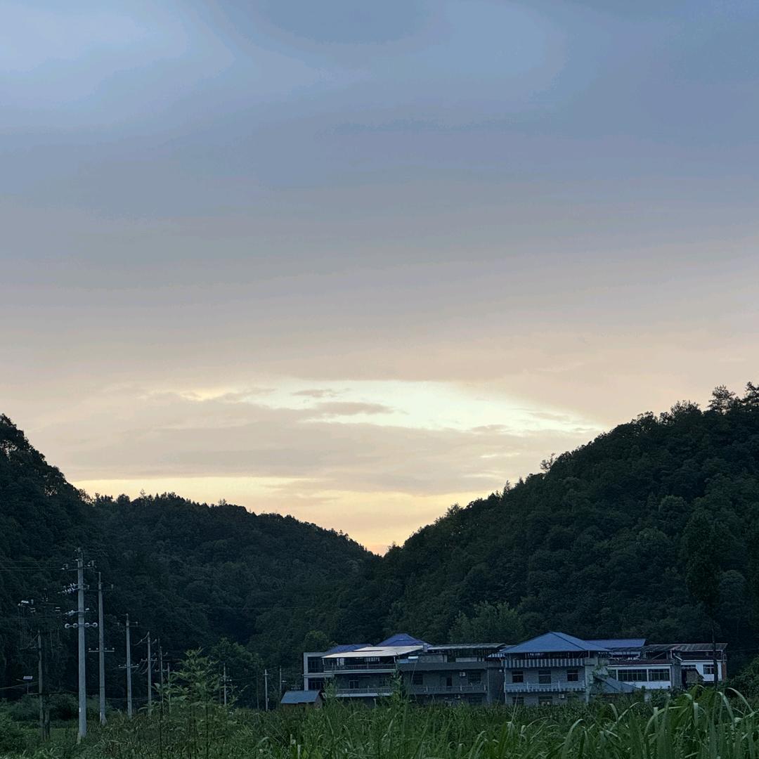 彼岸花开造像