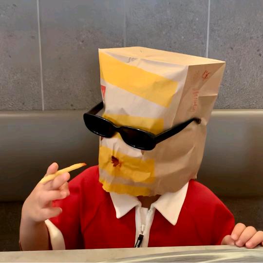 。。，