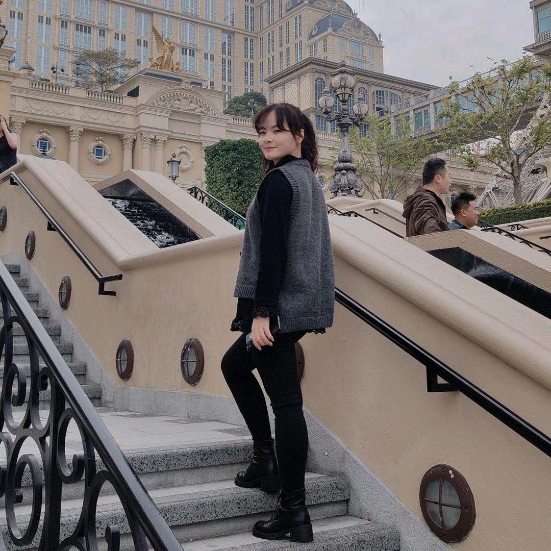 艺视优眼镜工厂店