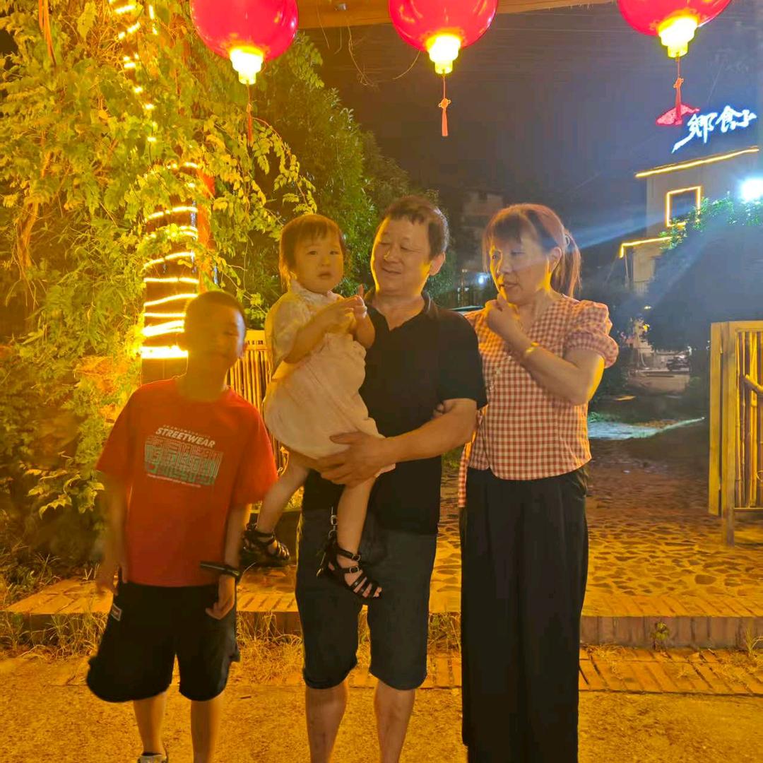 譚爱珠（大凡小凡奶奶）