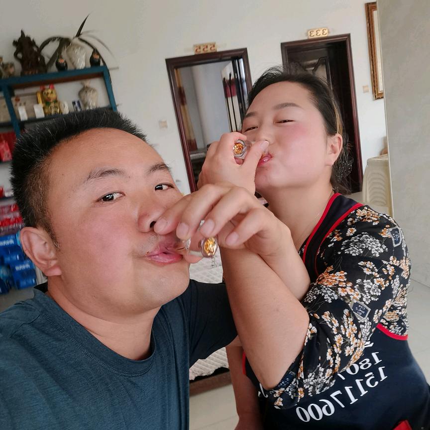 张哥铁板烧，腊肉哥。