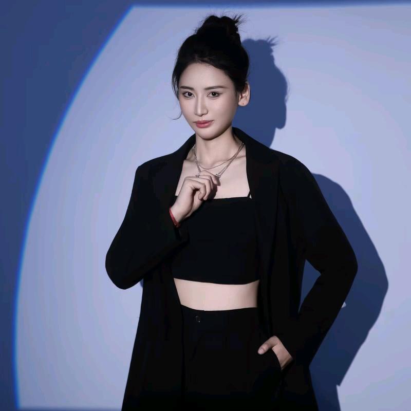 @🇨🇳小虎牙👸の