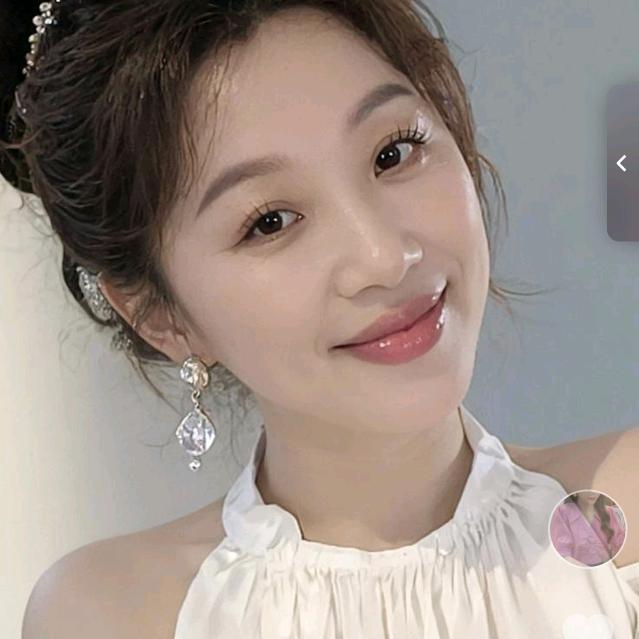 指挥塔吊的姐姐，拒绝连赞