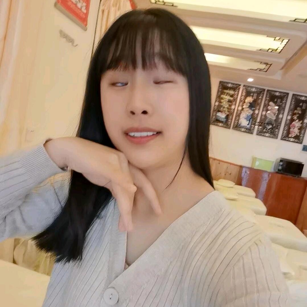 超级无敌美少女。