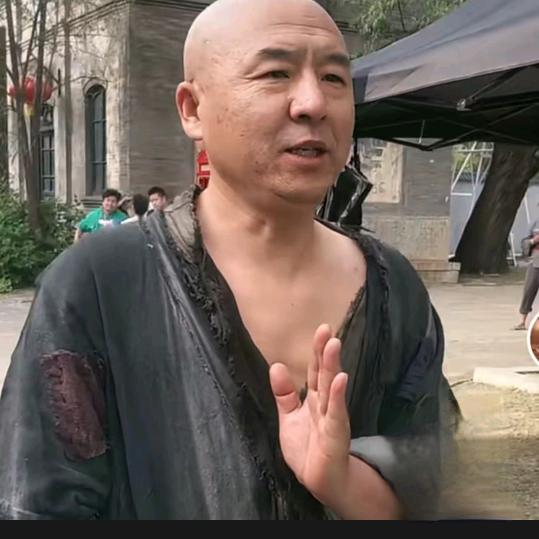 老国闲聊天