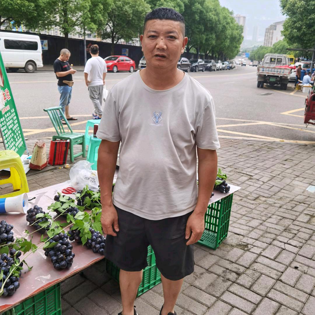 汪葡萄成熟了送货上门。